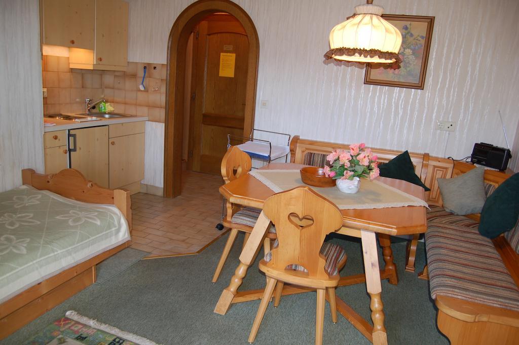 Haus Elfriede Apartamento Millstatt Quarto foto